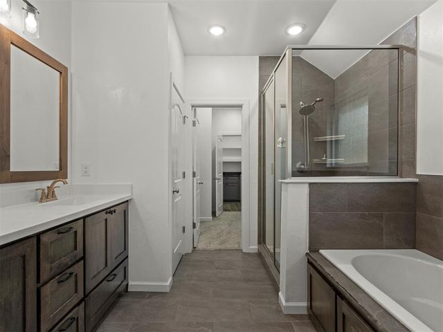 2429 Creekview Drive, Moore, OK 73160