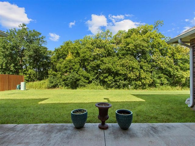 2429 Creekview Drive, Moore, OK 73160
