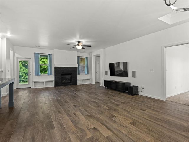 2429 Creekview Drive, Moore, OK 73160