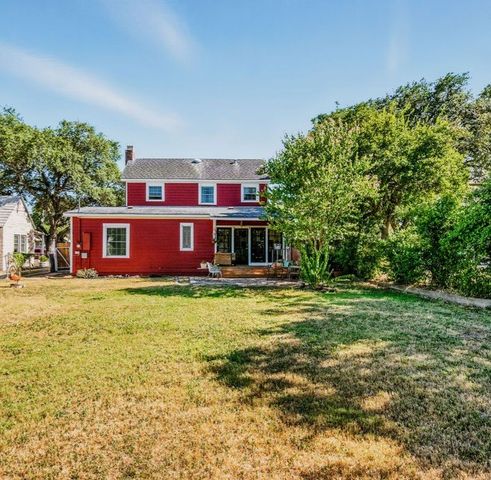 909 E Market St, Sinton, TX 78387