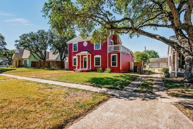 909 E Market St, Sinton, TX 78387