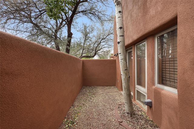 2716 Herradura Road D, Santa Fe, NM 87505