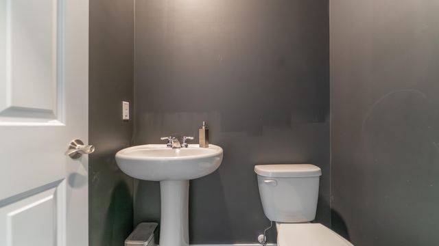 425 Briarwood Lane, Lowell, IN 46356