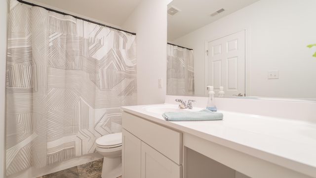 425 Briarwood Lane, Lowell, IN 46356