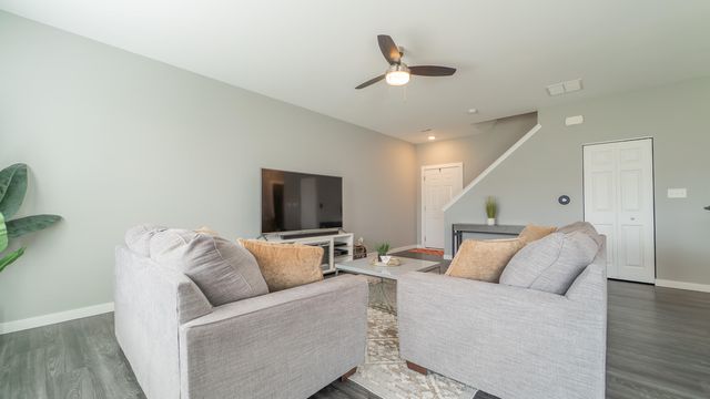 425 Briarwood Lane, Lowell, IN 46356