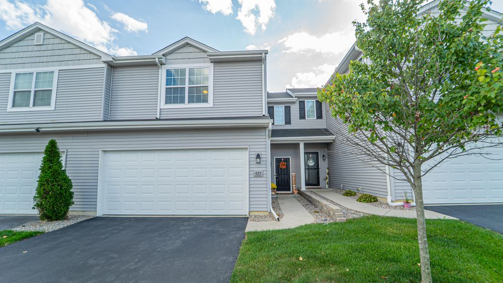 425 Briarwood Lane, Lowell, IN 46356