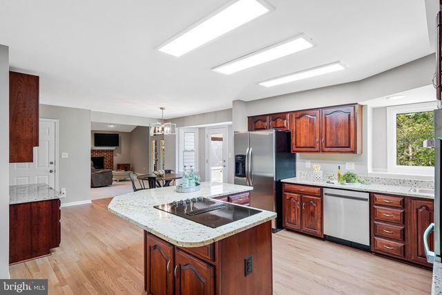 15131 WETHERBURN DR, Centreville, VA 20120