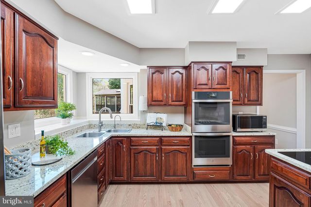 15131 WETHERBURN DR, Centreville, VA 20120
