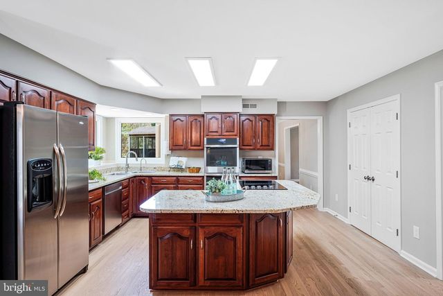 15131 WETHERBURN DR, Centreville, VA 20120