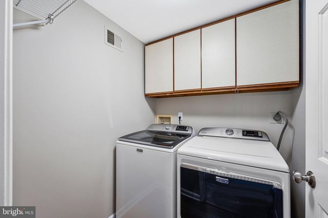 15131 WETHERBURN DR, Centreville, VA 20120