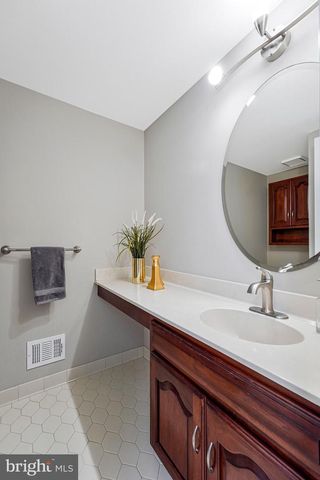 15131 WETHERBURN DR, Centreville, VA 20120