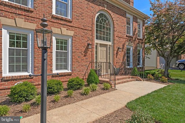 15131 WETHERBURN DR, Centreville, VA 20120