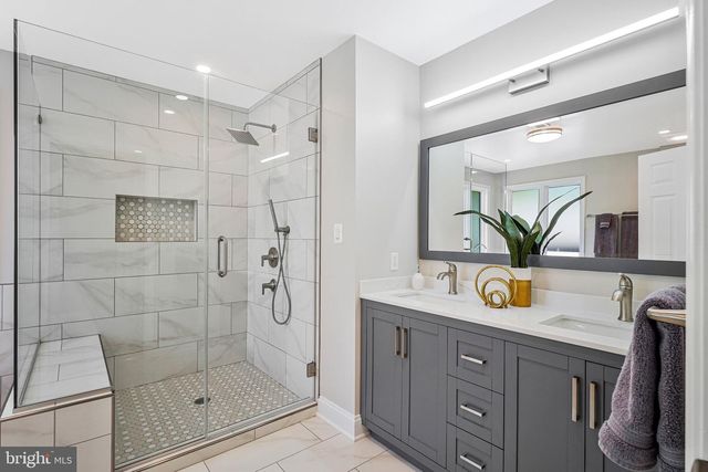 15131 WETHERBURN DR, Centreville, VA 20120