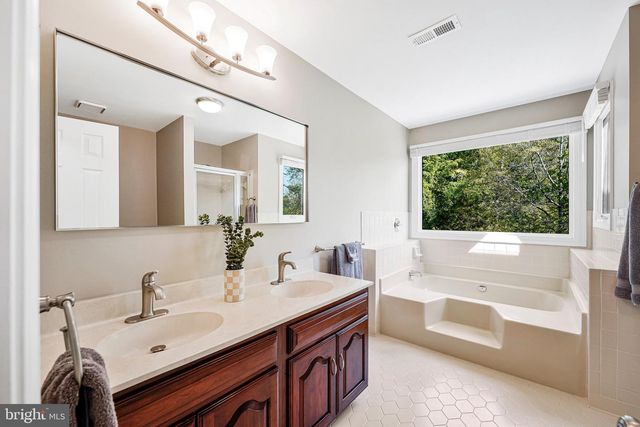 15131 WETHERBURN DR, Centreville, VA 20120