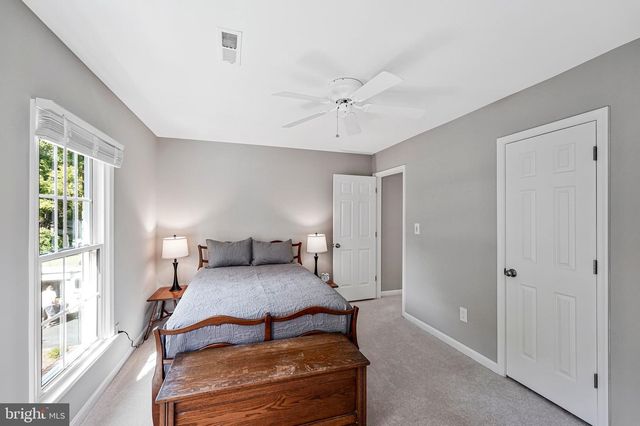 15131 WETHERBURN DR, Centreville, VA 20120