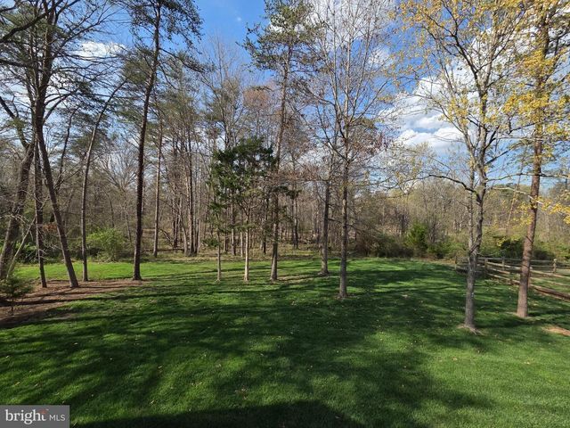 15131 WETHERBURN DR, Centreville, VA 20120
