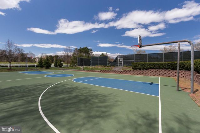 15131 WETHERBURN DR, Centreville, VA 20120