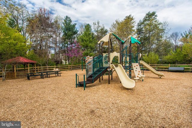15131 WETHERBURN DR, Centreville, VA 20120