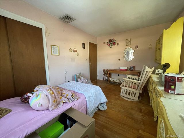 840 Robin Court, Baldwin, NY 11510