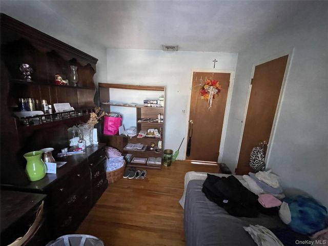 840 Robin Court, Baldwin, NY 11510