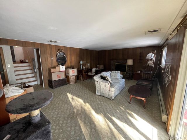 840 Robin Court, Baldwin, NY 11510