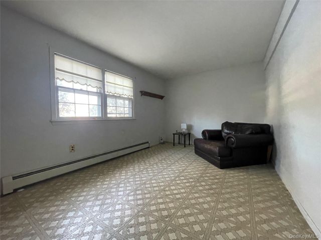 840 Robin Court, Baldwin, NY 11510