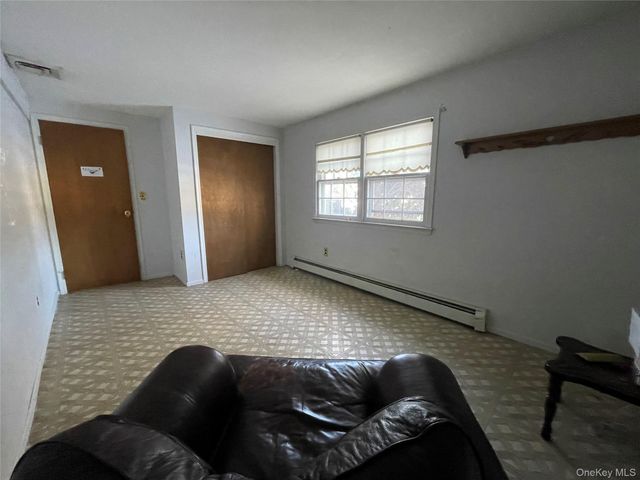 840 Robin Court, Baldwin, NY 11510