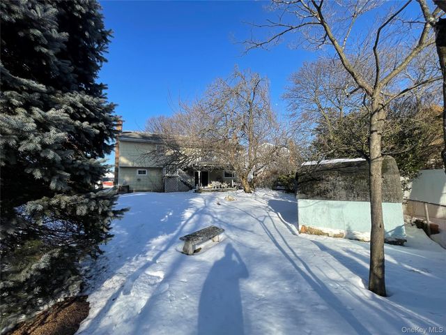 840 Robin Court, Baldwin, NY 11510