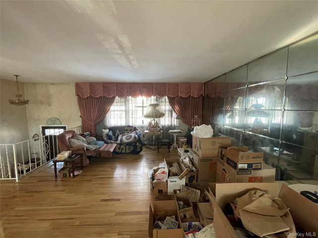 840 Robin Court, Baldwin, NY 11510