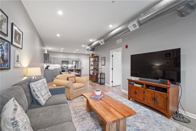 3809 Liberty Ave 303, Lawrenceville, PA 15201