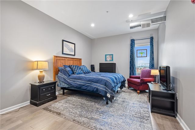 3809 Liberty Ave 303, Lawrenceville, PA 15201