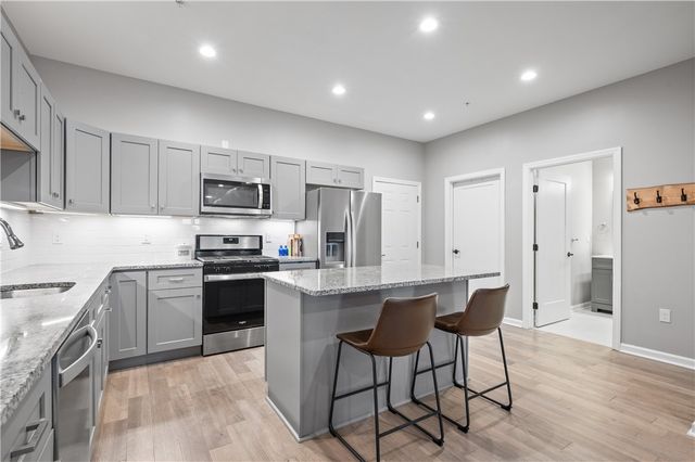 3809 Liberty Ave 303, Lawrenceville, PA 15201