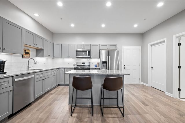 3809 Liberty Ave 303, Lawrenceville, PA 15201