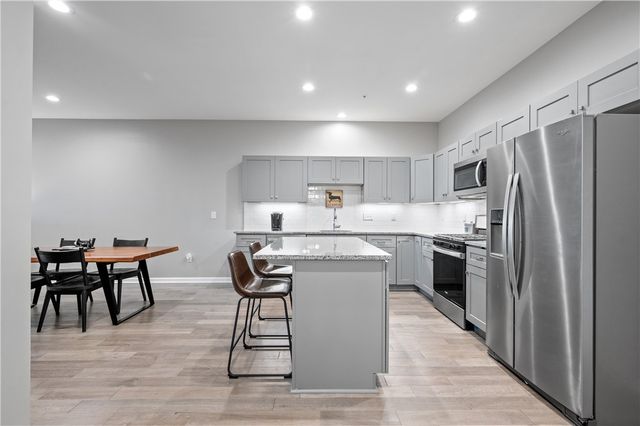 3809 Liberty Ave 303, Lawrenceville, PA 15201