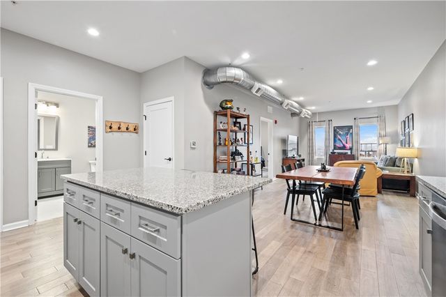 3809 Liberty Ave 303, Lawrenceville, PA 15201