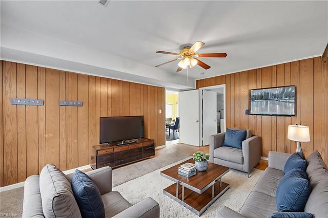 1058 Clipper DR, Hampton, VA 23669