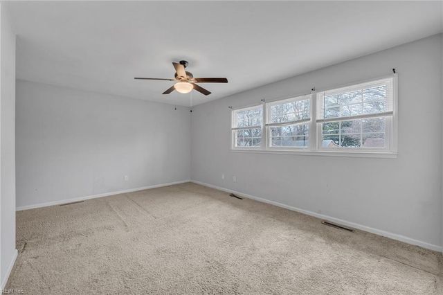 1058 Clipper DR, Hampton, VA 23669