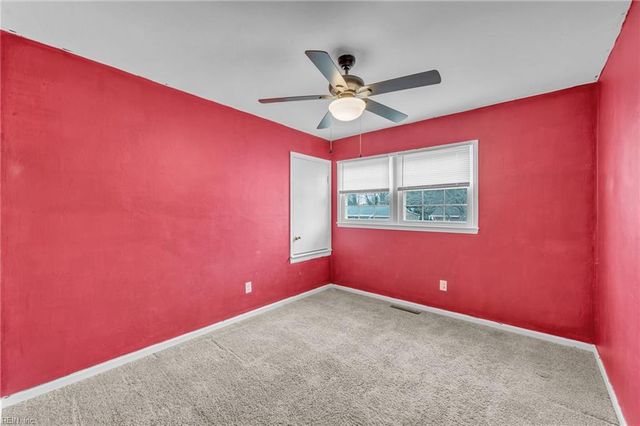 1058 Clipper DR, Hampton, VA 23669