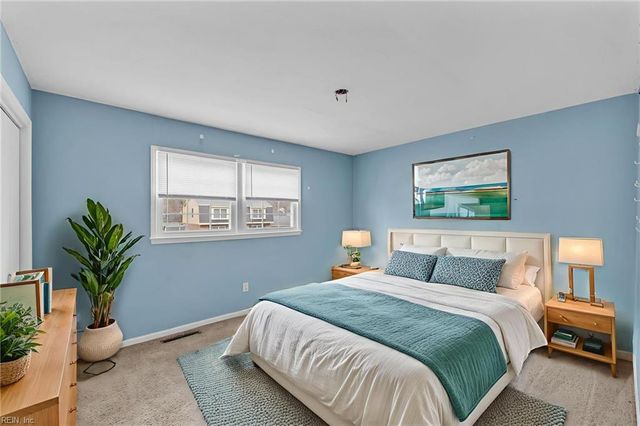 1058 Clipper DR, Hampton, VA 23669