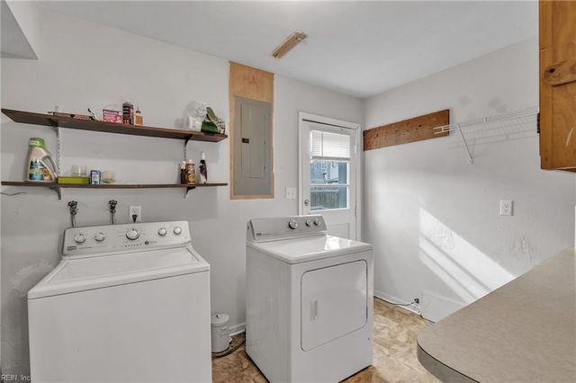 1058 Clipper DR, Hampton, VA 23669