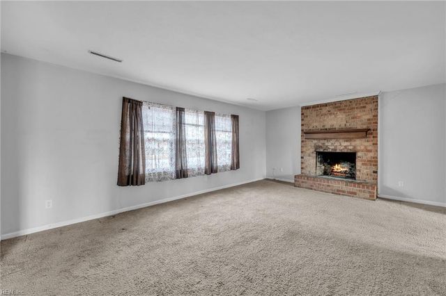 1058 Clipper DR, Hampton, VA 23669