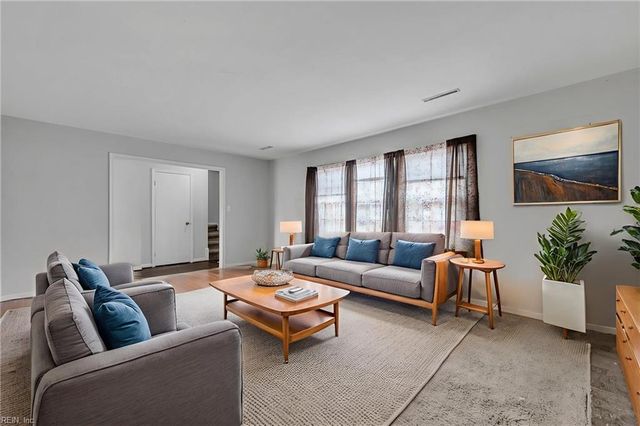 1058 Clipper DR, Hampton, VA 23669