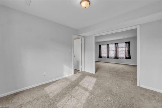 1058 Clipper DR, Hampton, VA 23669