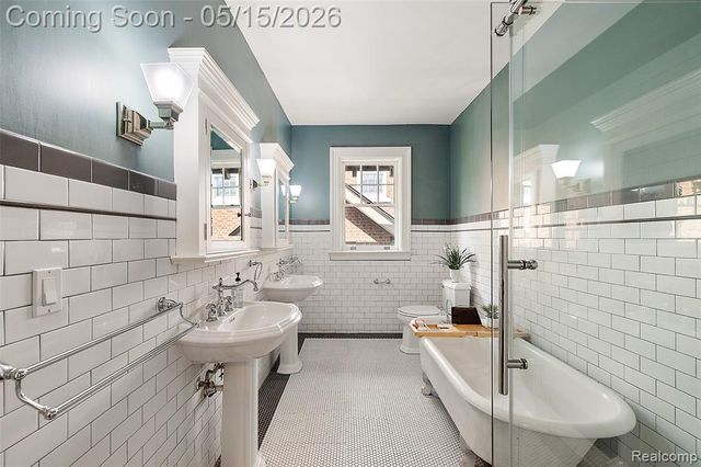 140 Longfellow Street, Detroit, MI 48202