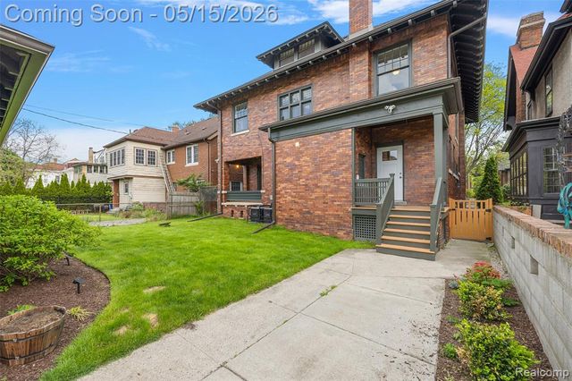 140 Longfellow Street, Detroit, MI 48202