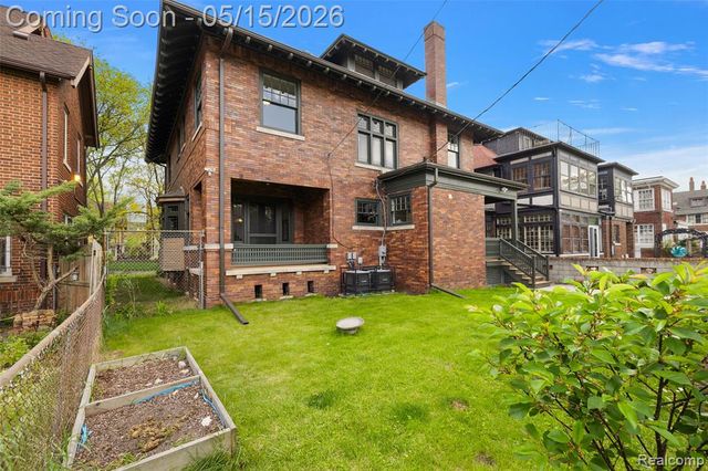 140 Longfellow Street, Detroit, MI 48202