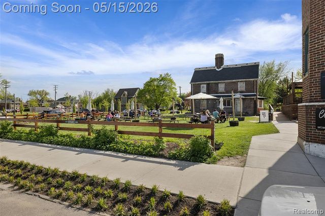 140 Longfellow Street, Detroit, MI 48202