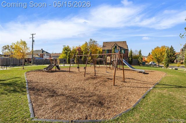 140 Longfellow Street, Detroit, MI 48202