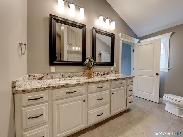 111 Woodfield Crossing, Glastonbury, CT 06033