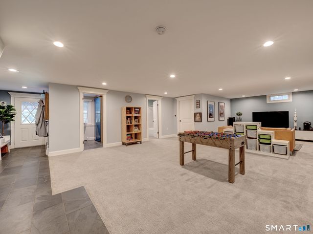 111 Woodfield Crossing, Glastonbury, CT 06033